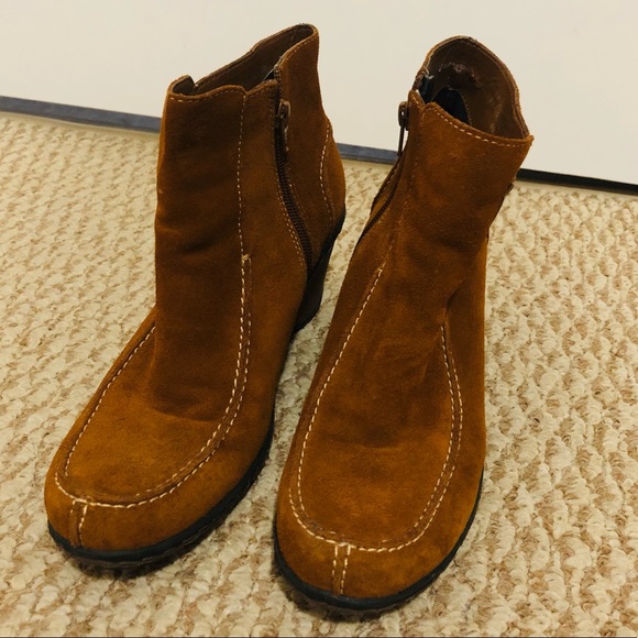 Naturalizer women’s brown suede boots - Picture 2 of 6